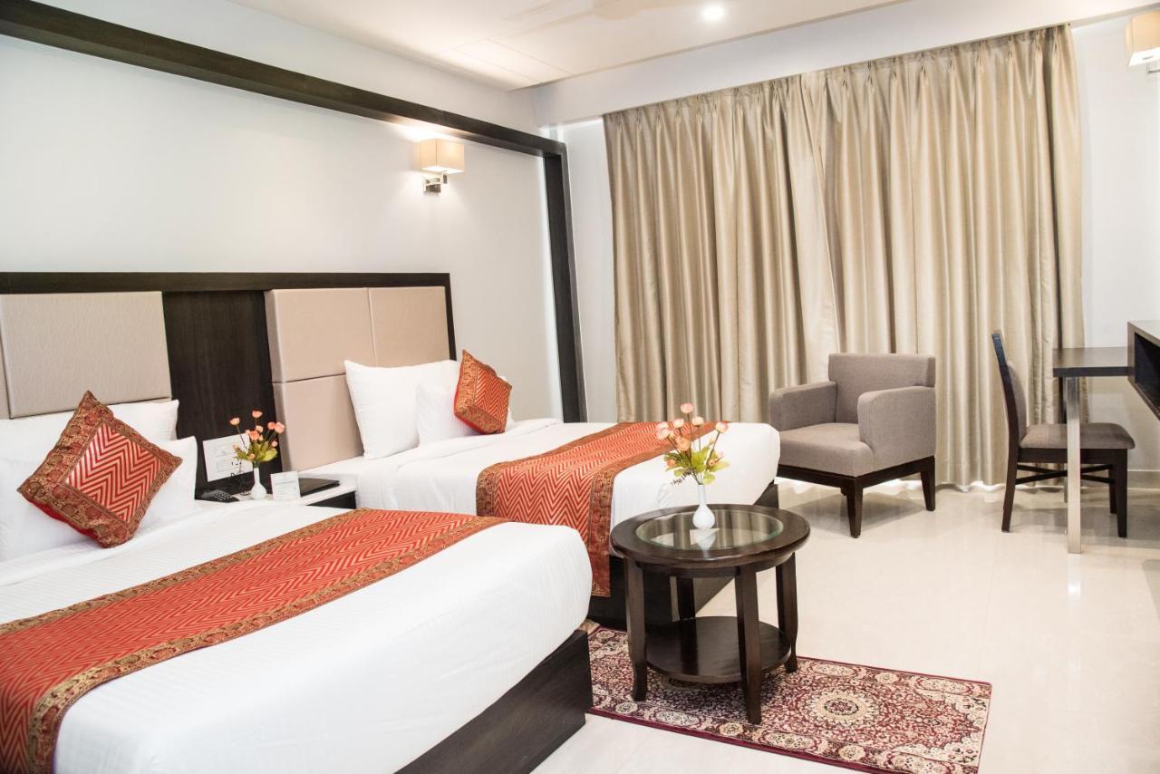 Hotel Platinum Shravasti Katra  Exterior photo