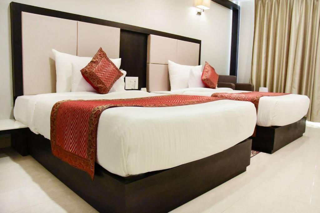 Hotel Platinum Shravasti Katra  Exterior photo